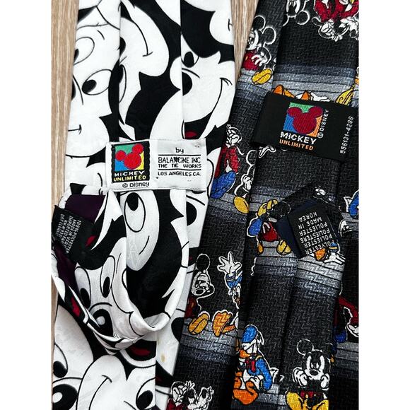Vintage Disney Unlimited|Tie|Mickey Face & Disney Character Expressions - Picture 4 of 7
